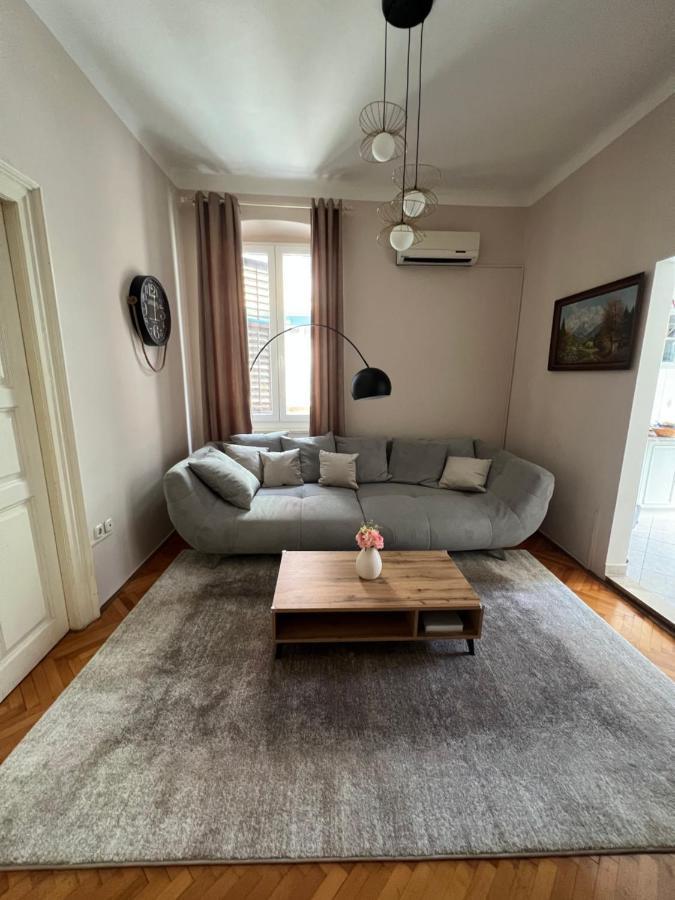 Apartman Sandra Pula Exterior photo